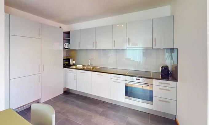 Nyon Apartment | Bright & Contemporary 2-Bed, 2-Bath Apartment in Nyon