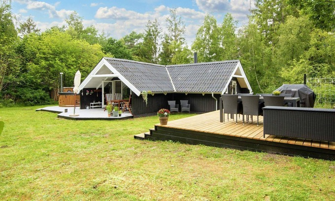 Øksenmølle House | Bright Cottage with Hot Tub - By Traum Ferienwohnungen