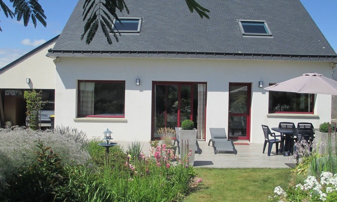 Colpo House | Bright detached house with landscaped garden sleeps 2 to 6, wifi access