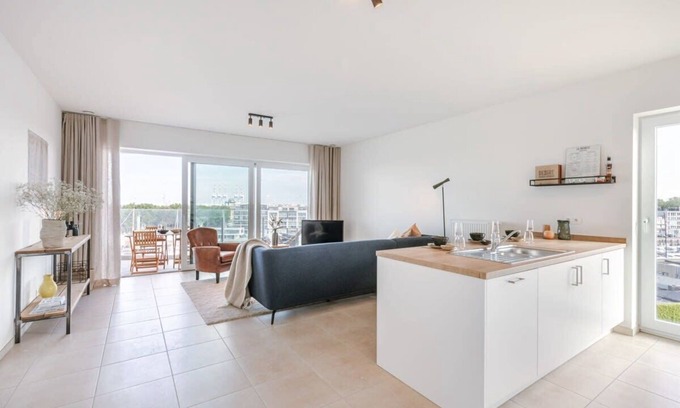 Zeebrugge Apartment | Bright Harbor View Apartment in Zeebrugge