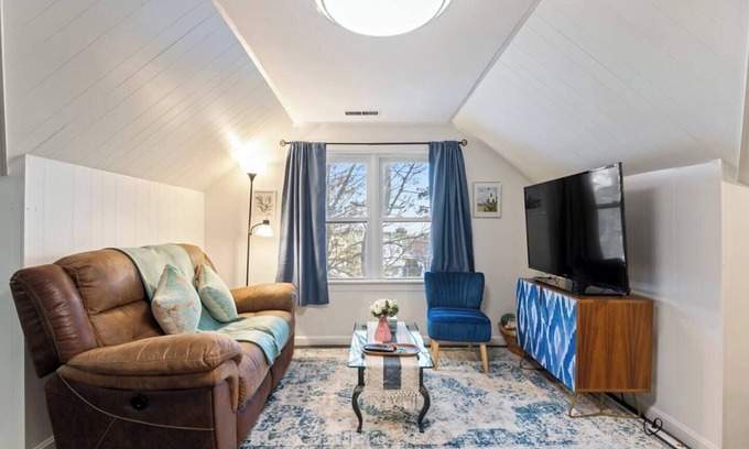 Swampscott Apartment | Bright living; Walk to everything