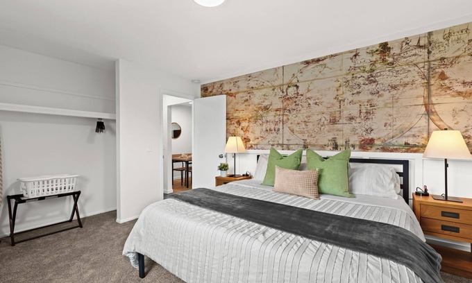 Mount Clemens Apartment | Bright & Modern Flat | King Bed | Near Downtown