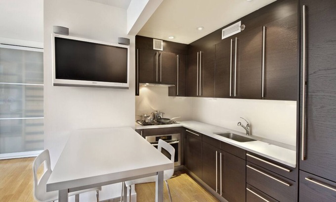 Hell's Kitchen Apartment | Bright, New Luxury Exec Studio