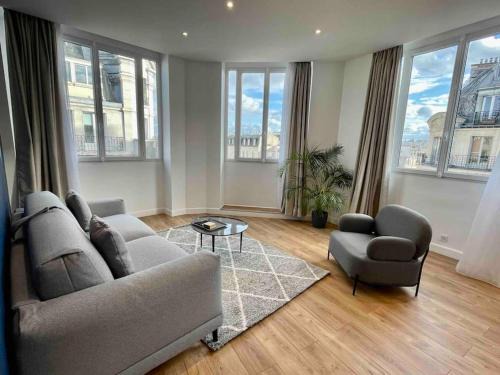 Quartier du Mail Apartment | Bright newly renovated apt with AC