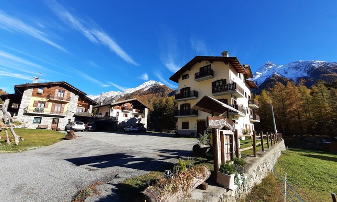 Bionaz Apartment | bright, panoramic and comfortable apartment, ideal starting point for trekking.