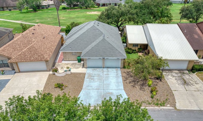 Pharr House | Bright Pharr Getaway | Spacious Family Home w/Garage & Wi-Fi