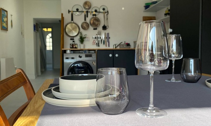 Waterford House | Bright & Spacious 2-Bed Townhouse