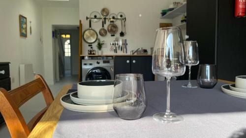 Waterford House | Bright & Spacious 2-Bed Townhouse