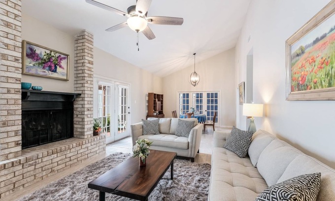 Medical Center District House | Bright Spacious Comfort Medical Center