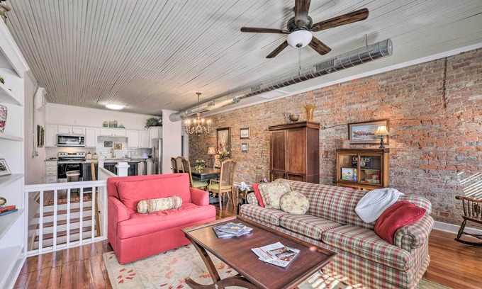 Spencer Apartment | Bright Spencer Apartment - Newly Renovated!