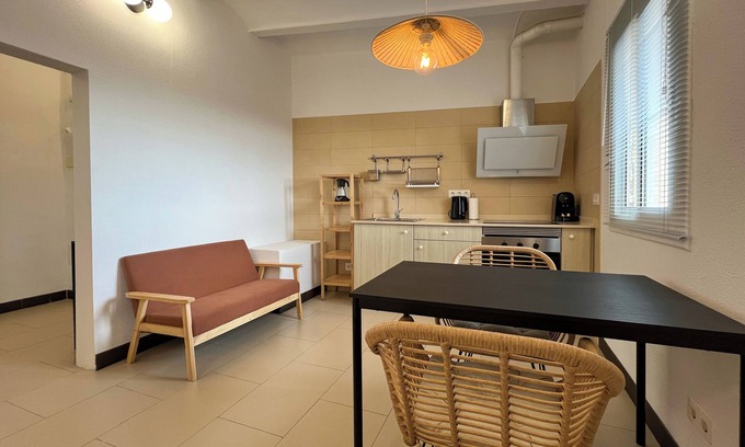 El Carmel Apartment | Bright studio with views to Park Güell