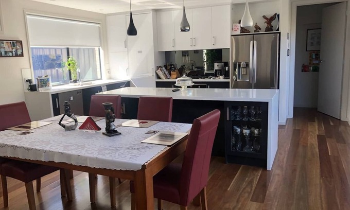 Brighton House | Brighton Beach, Cafe's,Aquatics,House avail for short term rental 25/07-12/10/25