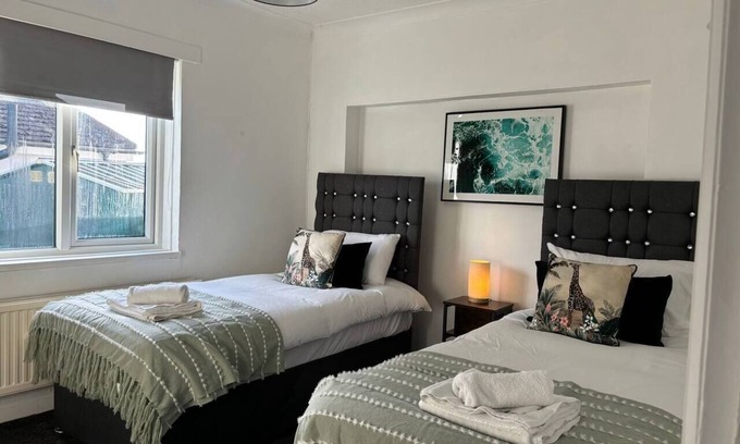 Woodingdean House | Brighton House- Coastal living Cosy 3BR, Brighton House- Beautiful and Spacious 3BR