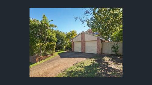 Bellbowrie House | Brisbane Traveler's nature home