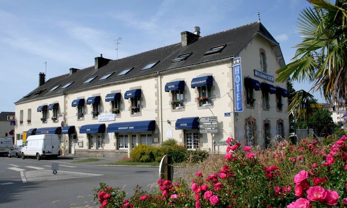 Pontivy Hotel | Brit Hotel Essentiel Pontivy-Robic