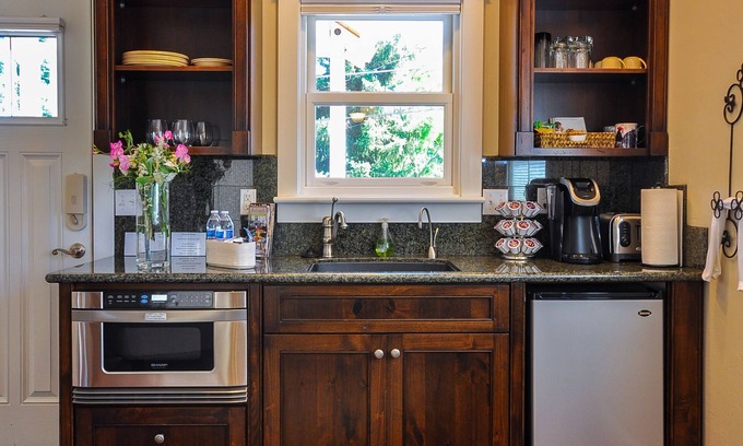 Jacksonville Cottage | Britt Cottage - Perfect Downtown Location