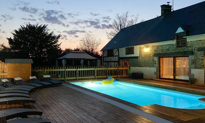 Vessey Cottage | Brittany Group - 12/15 people - private Nordic bath and spa