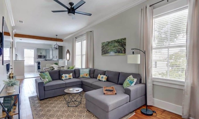 Historic District - North Apartment | Broad Flat, Modern | Relaxing | Walk to Everything