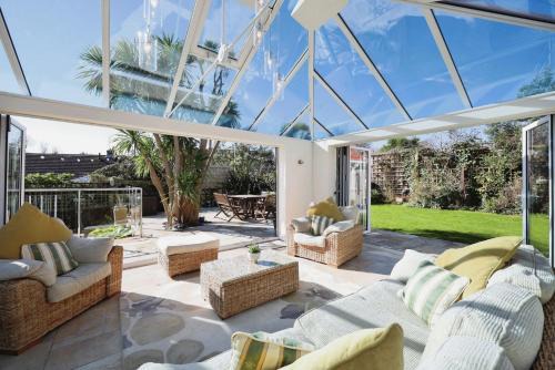 Nettlestone House | Broadways Pondwell