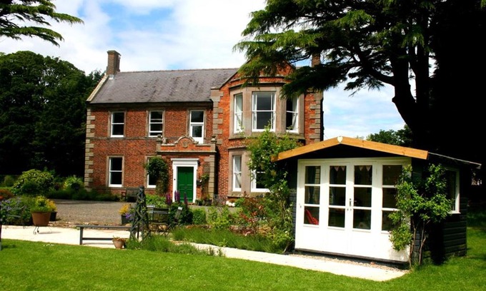 Cheswick Bed & Breakfast | Broomhouse Farmhouse