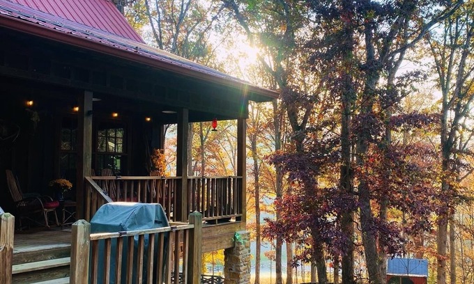 Gnaw Bone Cabin | Brown County At It's Best Beautiful Cozy meticulous clean LG Game Room arcade!