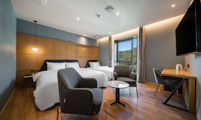 Buk-gu Hotel | Brown-dot Hotel Signature