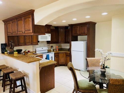 Brownsville House | Brownsville Comfort 2 bedroom 1 bath , Spacious Kitchen and Outdoor Home