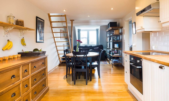 Sint-Lambrechts-Woluwe Apartment | Brussels EU Cosy Duplex Residence