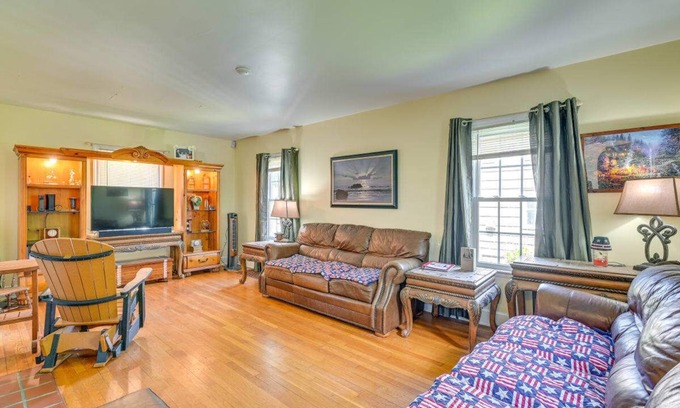 Gloversville House | BryBears Cottage-Gateway toThe Adirondacks
