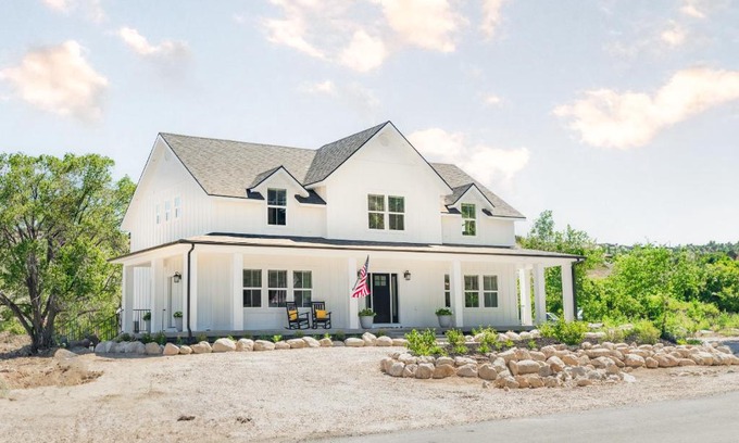 Tropic House | Bryce Canyon Homestead