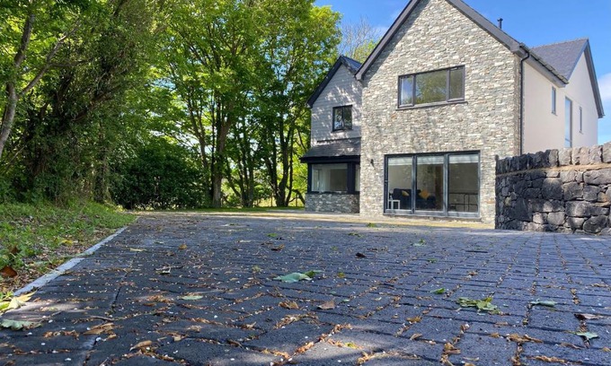 Malltraeth House | Bryn Aber
