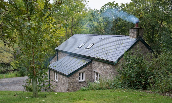 Tal-y-Cafn Cottage | Bryn Derw - on The world famous Bodnant Garden, owned by the National Trust