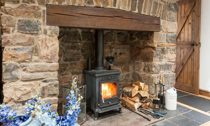 Ystradgynlais House | Bryn-Y-Groes Cottage