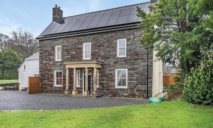 Felinfach Cottage | Brynog Mansion Apartment