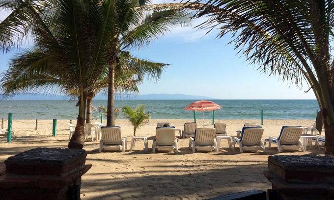 Bucerias House | BUCERIAS~EX-LARGE CASA~20 SECONDS to BEACH~Lush Tropical Gardens~Great Location~