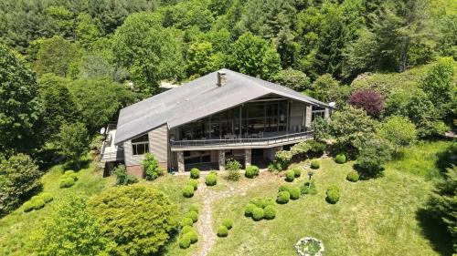 Independence House | Buck Mountain Ranch Retreat