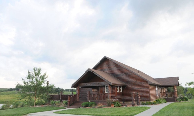 Cass County Cabin | Buck Run Lodge - Conference Facility, Nature's Own Retreat ,