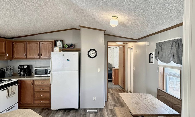 Garfield County Cabin | BUCKEL LODGE CALAMUS (Near Homestead Knolls Campground)