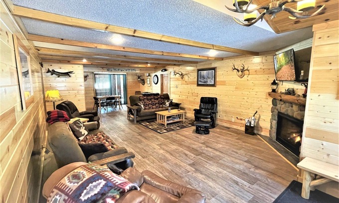 Park Falls House | Buckhorn Lodge Retreat | 3 Bed, 2 Bath