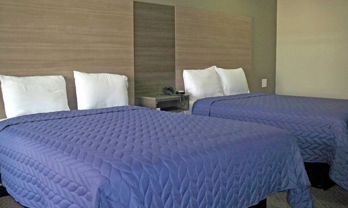 Beaumont House | Budget-Friendly Room Ideal for Families, w/ Laundry Facility, Breakfast & Parkin