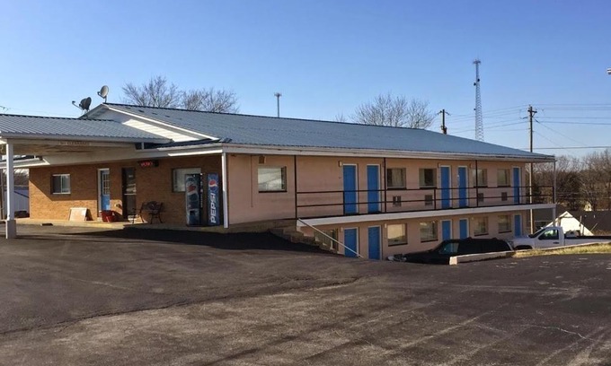 Bourbon Hotel | Budget Inn Motel