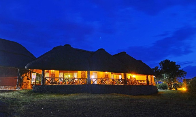 Rubirizi House | Buffalo Safari Lodge in Queen Elizabeth National Park