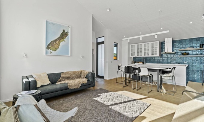 Wanaka House | Bull Ridge Escape - Wanaka Holiday Home