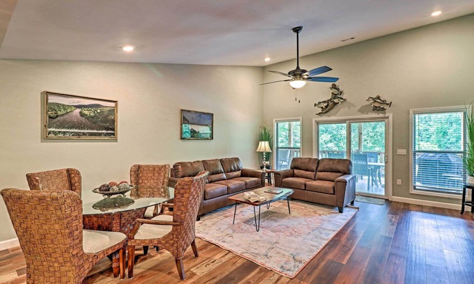Bull Shoals Condo | Bull Shoals Condo Retreat ~ 1 Mi to Marina!