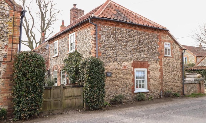 South Creake House | Bumblebee Cottage