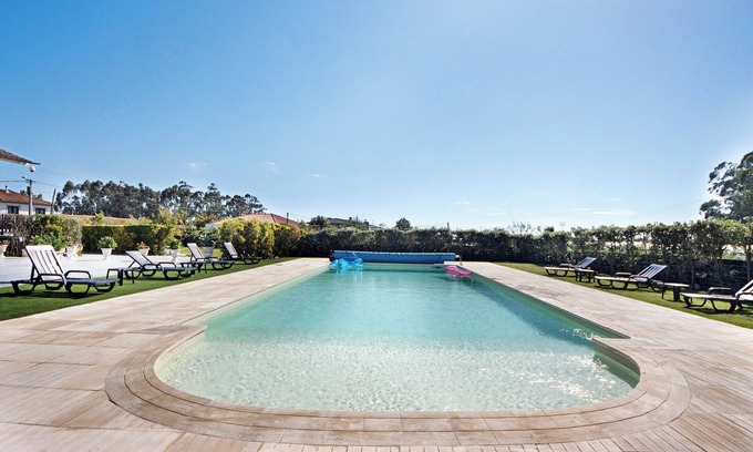 Fonte Boa House | Bungalow 'Apartamento Thaï Com Piscina' with Shared Pool, Private Terrace and Wi-Fi