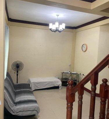 Naga House | Bungalow In Concepcion Grande