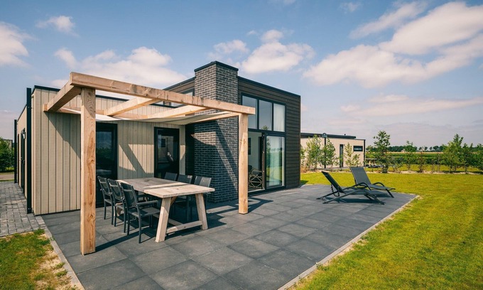 Herkingen House | Bungalow in Ouddorp by Nature Reserve