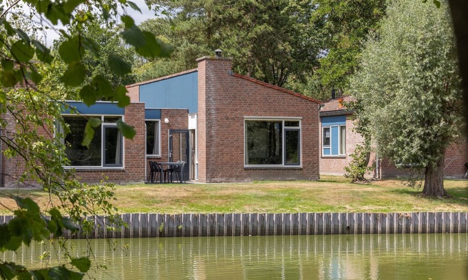 Municipality of Weert House | Bungalow in Weerterbergen with Sauna