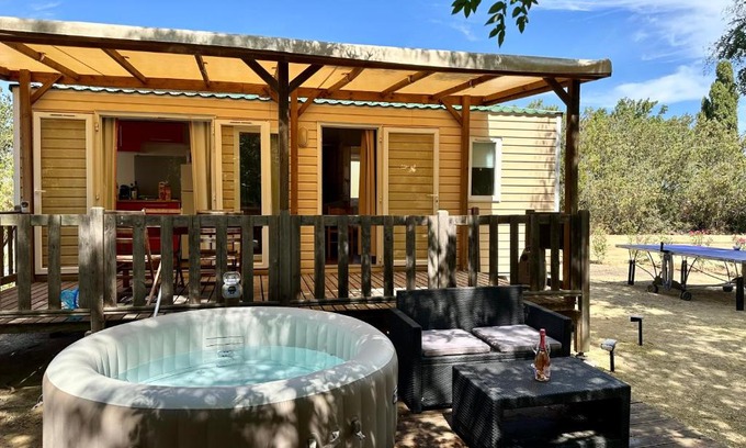 Le Cailar Apartment | Bungalow Jacuzzi - Sud de France